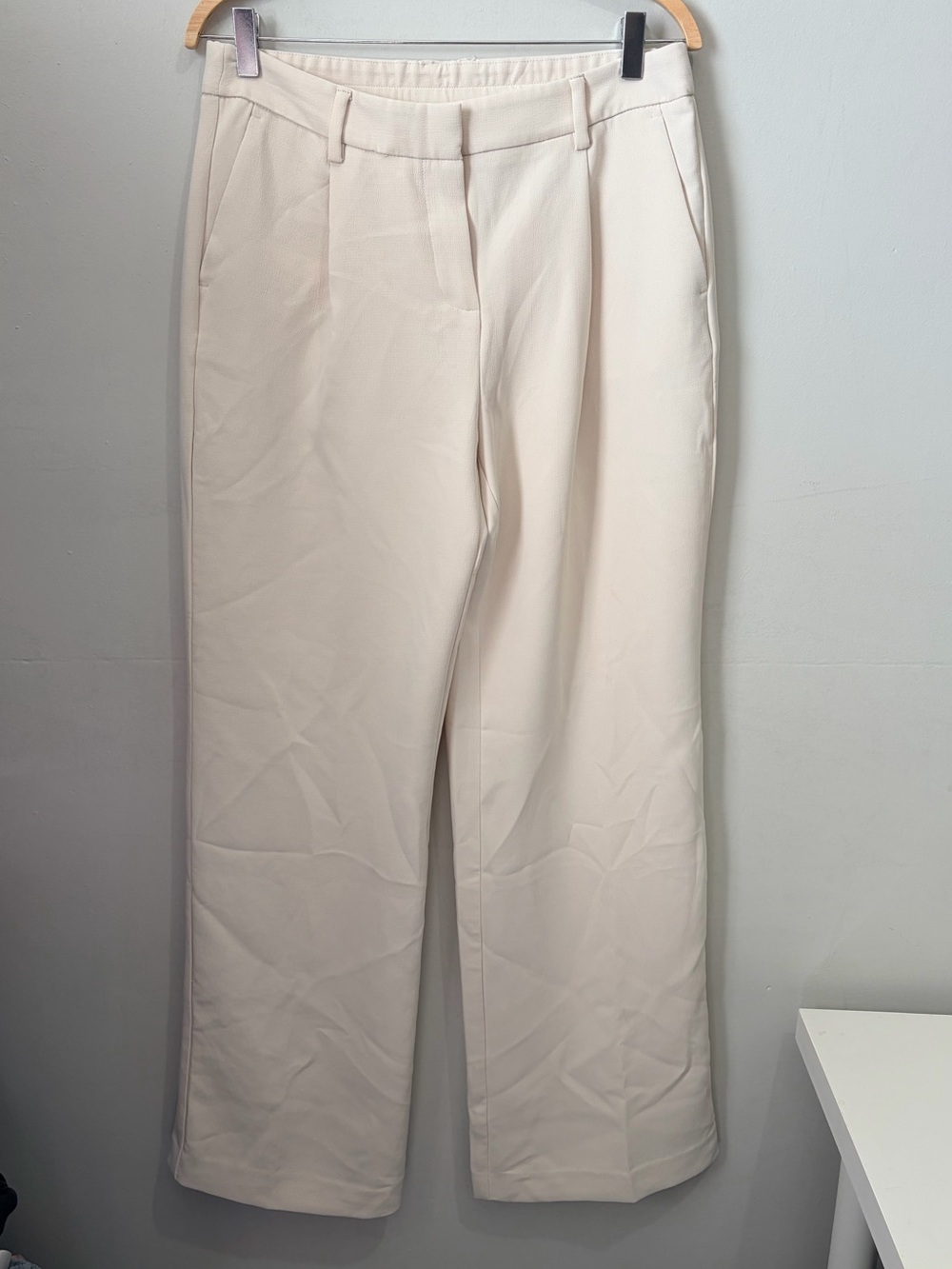 DKNY Cream Wide Leg Dress Pants Size 6 Elastic Back Waist Crepe Trousers
